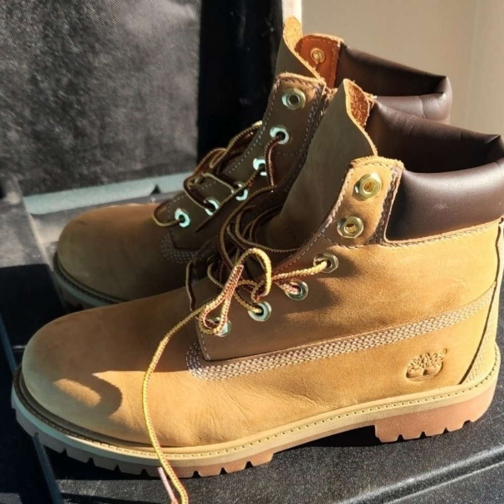 *SOLD* Gently Used Kids Tims